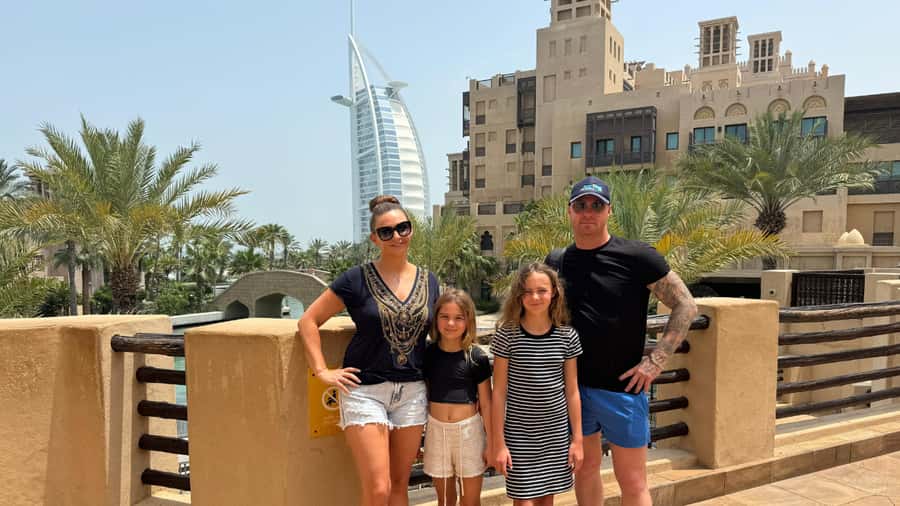 Dubai: Traditional and Modern Tour with Burj Khalifa Ticket - Dubai Mall and the fountain show: where your evening plans get easier