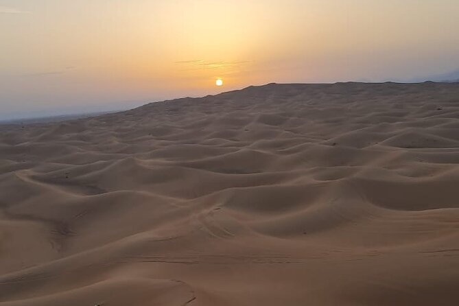 Dubai: Unique SUNRISE 4WD Red Dunes Safari - Watching the sunrise from the dunes: why the waiting is the point