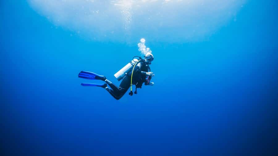 Dubai: VIP Private Scuba Dive with Free Hotel Transfer - Classroom briefing: where you get the safety basics fast
