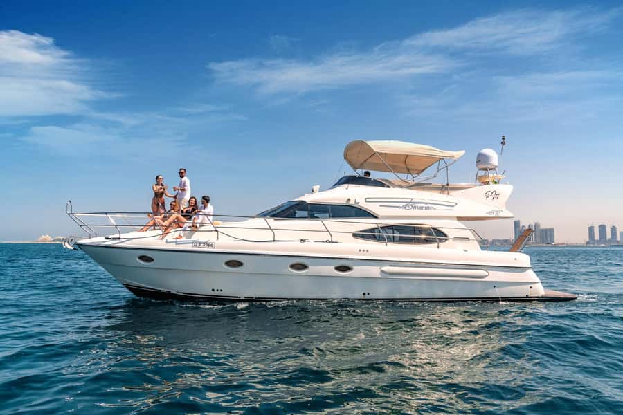 Dubai Yacht Tour - Boat Trip upto 12 guests Private event - Price Value: $157 Per Group and Why It Can Work