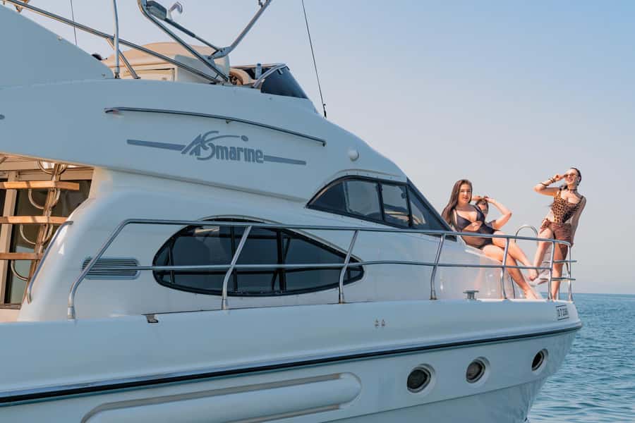 Dubai Yacht Tour - Boat Trip upto 12 guests Private event - The Best Part: A Private Deck With Real Crew Attention