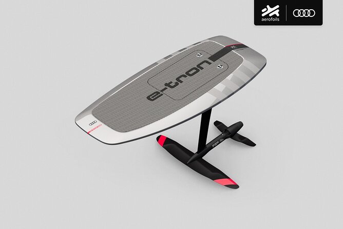 E-foil Audi in Dubai Palm Jumeirah by Water World Sports - Training first: how the lesson really works