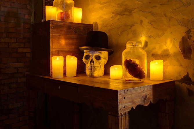 Escape Room: Escape Hunt Dubai - Jack The Ripper - Entering the Jack the Ripper case in Escape Hunt Dubai