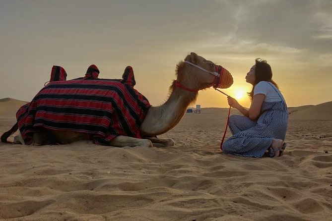Evening Desert Safari in Dubai, Sandboard & BBQ Dinner - Pickup, Transfers, and Small Group Size: How It Affects Your Comfort