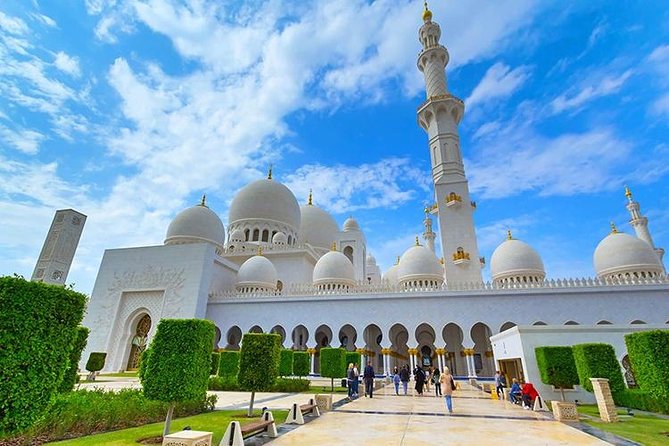 Ferrari World Theme Park and Abu Dhabi Tour with Pick Up - Carpet Souk bargaining and a desert-heritage stop that feels like a time capsule