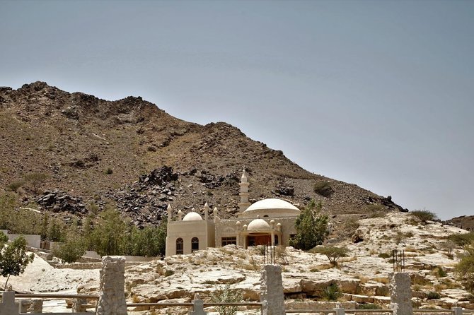Five Emirates Full Day Tour from Dubai with Hotel Transfers - Sharjah Fort and the Museum of Islamic Civilization: Fort Walls, Prison Cells, and Artifacts