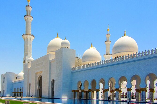 From Dubai: Abu Dhabi Premium Full-Day Sightseeing Tour & Louvre - Corniche Road viewpoint: where the city-meets-sea contrast hits