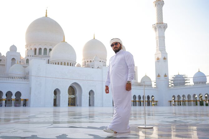 From Dubai: Abu Dhabi Sheikh Zayed Grand Mosque Guided Tour - Dubai to Abu Dhabi, the drive that sets the tone