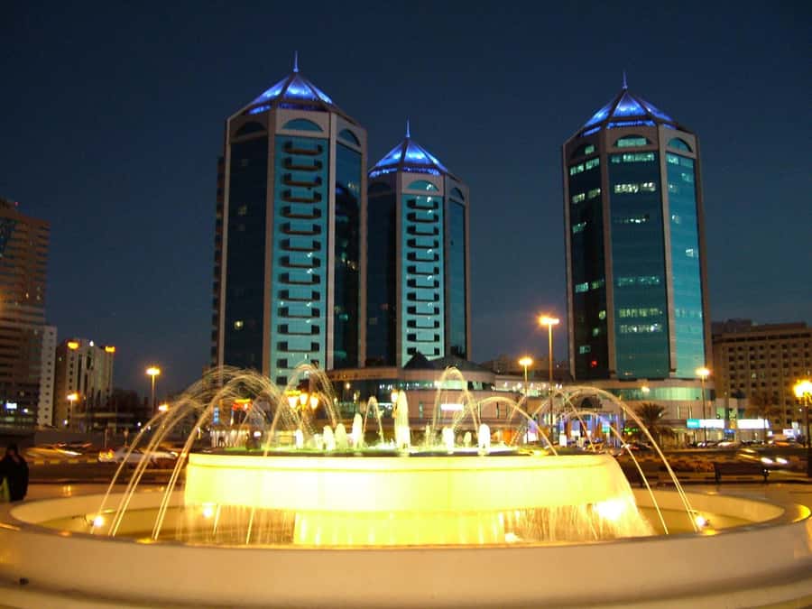 From Dubai: Sharjah Heritage & Culture Tour - What to bring and what to wear, especially for King Faisal Mosque