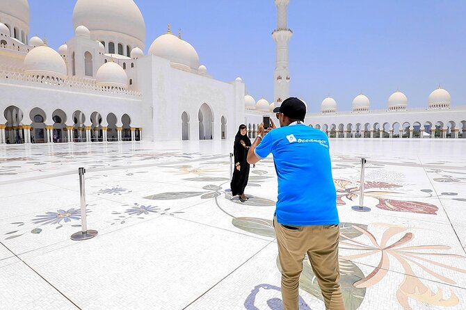 From Dubai To Abu Dhabi: Royal Palace, Grand Mosque &Etihad Tower - Abu Dhabi Corniche and Marina Mall: The Breather in a Busy Day
