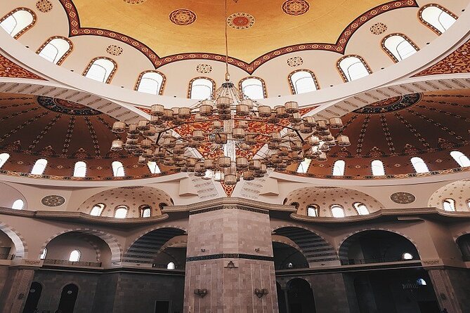Fujairah East Coast Tour with Visit to Sheikh Zayed Mosque - Sheikh Zayed Grand Mosque in Fujairah: a serene 1-hour visit