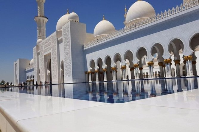 Full-Day Abu Dhabi City Tour from Dubai Including Lunch - Ferrari World and Yas Marina Circuit: quick photos with big F1 energy