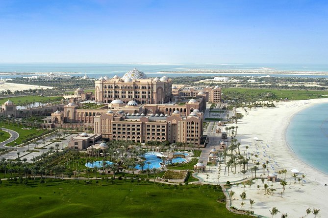 Full-Day Abu Dhabi Tour with Lunch from Dubai - Yas Island Photo Time: Yas Marina F1 Circuit and Ferrari World