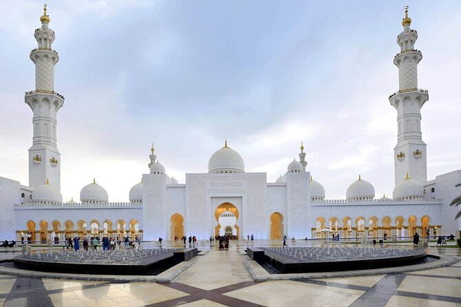 Full-Day Private Abu Dhabi City Tour With BAPS Temple Visit - Corniche drives, Presidential Palace, and Etihad Towers photo moments