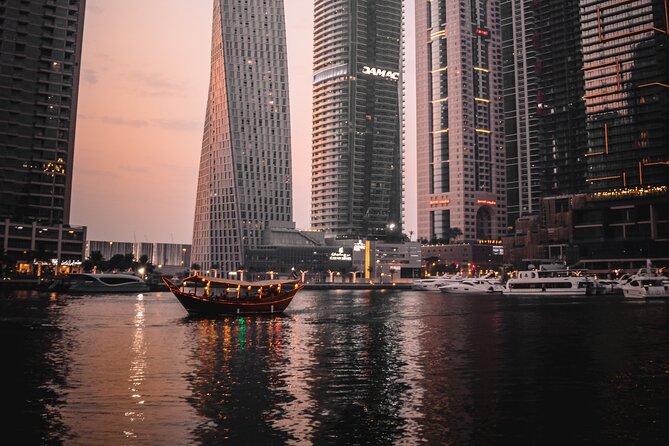 Full-Day Private Guided Tour of Dubai's Top Attractions - Dubai Mall free time: a one-hour reset with serious distractions