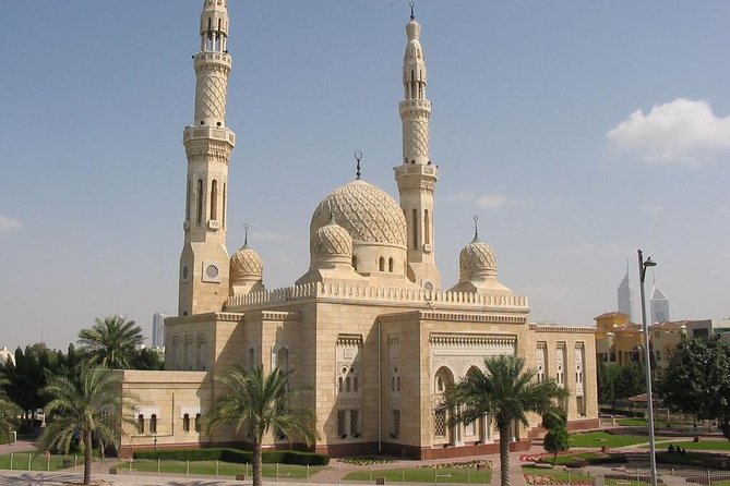 Half Day Dubai City Tour & visit to Dubai Aquarium Underwater Zoo - Spice Souk and Gold Souk: browse with intent