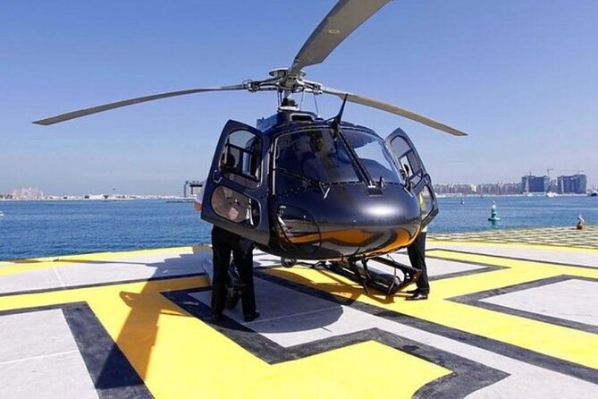 Helicopter Tour in Dubai - World Islands, Burj Khalifa, and the city grid, seeing Dubai in 3 dimensions