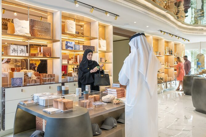 Inside Burj Al Arab Dubai Guided Tour with Experience Package - First Step: The Jumeirah Beach Hotel Welcome Center Setup