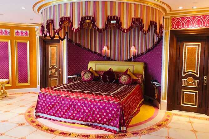 Inside Burj Al Arab Guided Tour with Transfer & Dinner Options - The Photo Moment, Gift Shop, and the Real Cost of Souvenirs