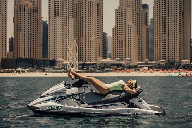 Jet ski Dubai 30 minute Guided Sightseeing Tour - Who should book this jet ski tour