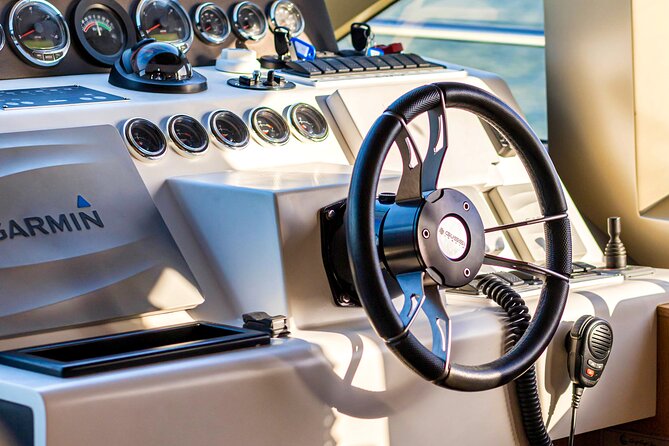 Luxury cruise on The Pearl 48ft to Atlantis & Burj Al Arab. - Who This Yacht Cruise Best Fits