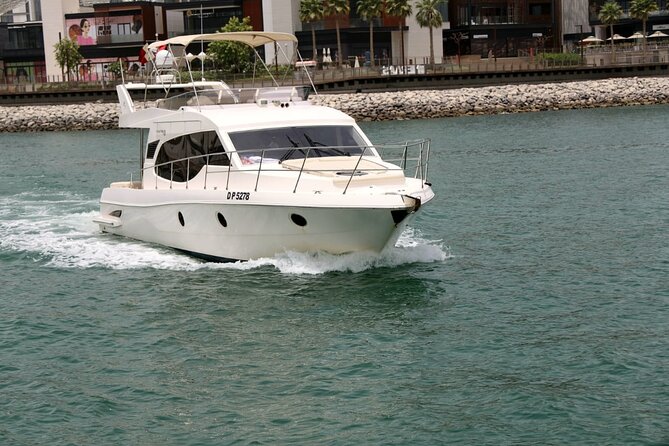 Luxury Yacht Charter : Dubai Marina, Atlantis The Palm & Burj Al Arab - Price and group value: $234.06 per group, what you should check
