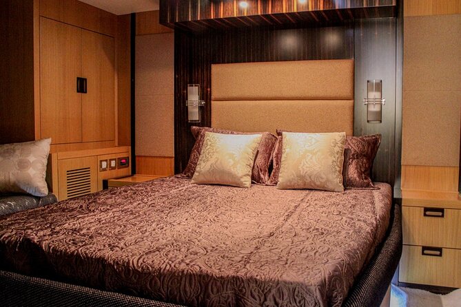 Luxury Yacht Dubai - Book 56 ft Yacht Cruise up to 24 people - On board life: service, drinks, music, and the comfort of going private