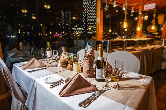 Marina Dhow Cruise Dubai - Dinner and entertainment: the part that makes it feel like an actual night out