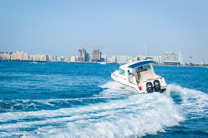 Nanje Fishing Trips Dubai - Yacht reality check: 35-foot vs 50-foot comfort