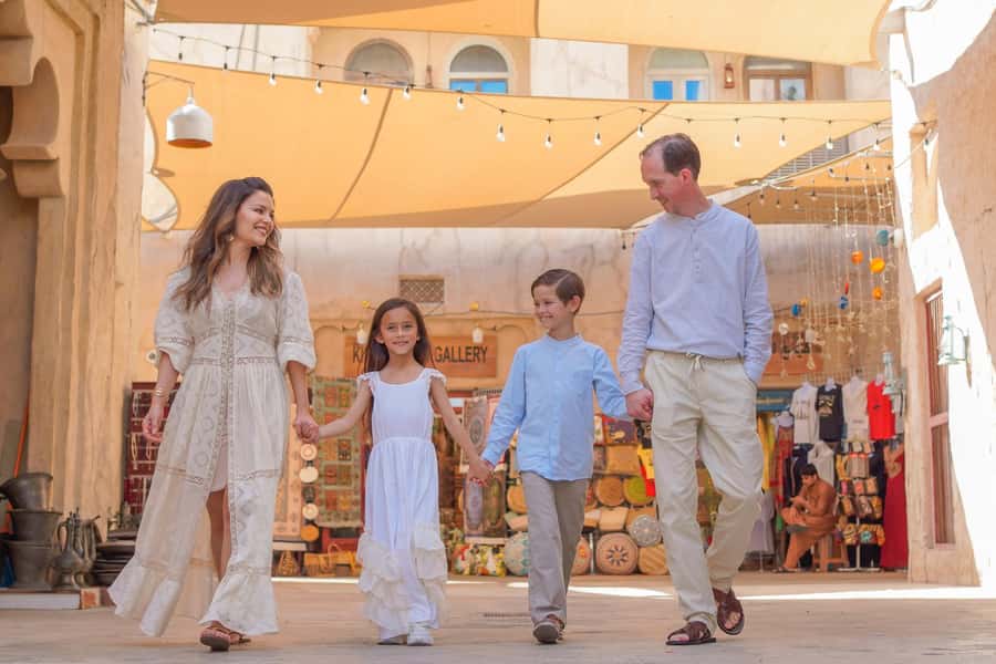 Old Dubai Guided Tour With Photographer: Souks & Street Food - Al Fahidi district walk, including the Fort area
