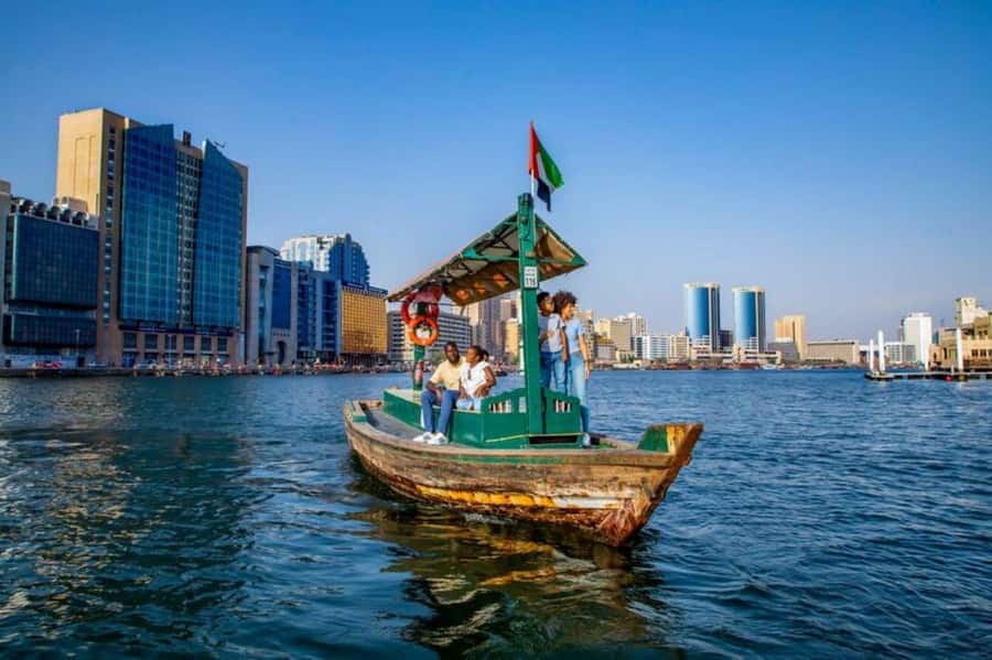 Old Dubai Heritage Tour: Souks, Mosques & more hidden gems! - The guide experience: when explanations click