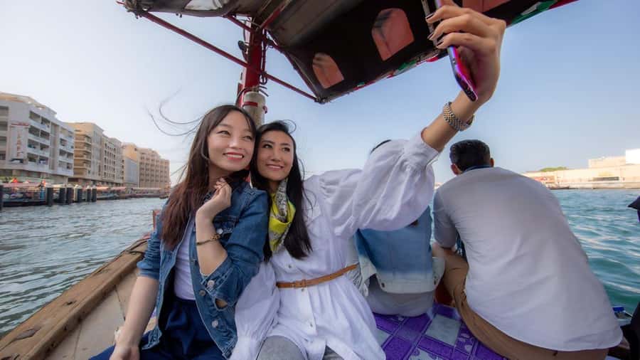 Old Dubai Heritage Tour: Souks, Mosques & more hidden gems! - Zabeel Palace photo stop: quick proof you were really there