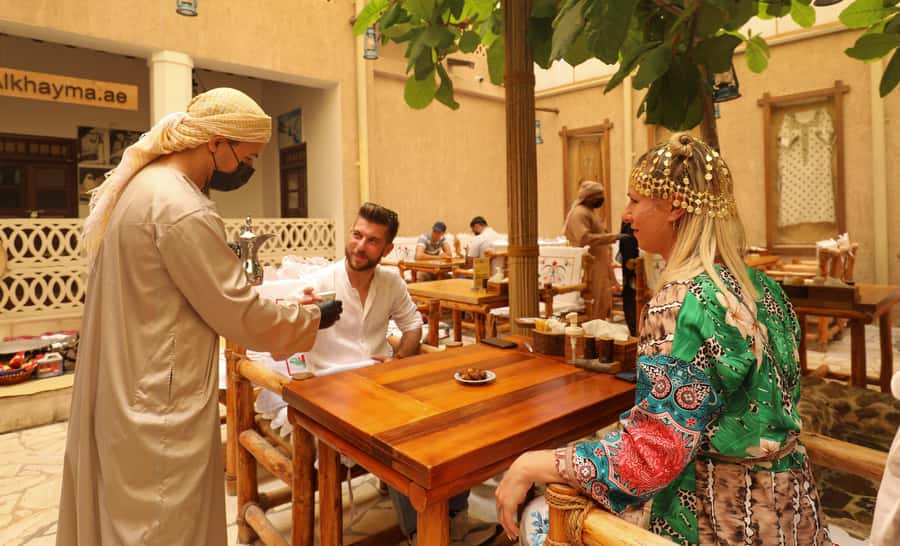 Old Dubai Historic Guided Tour: Creek, Street Food & Souks - Gold Souk time: sparkling stores and a sensible way to shop