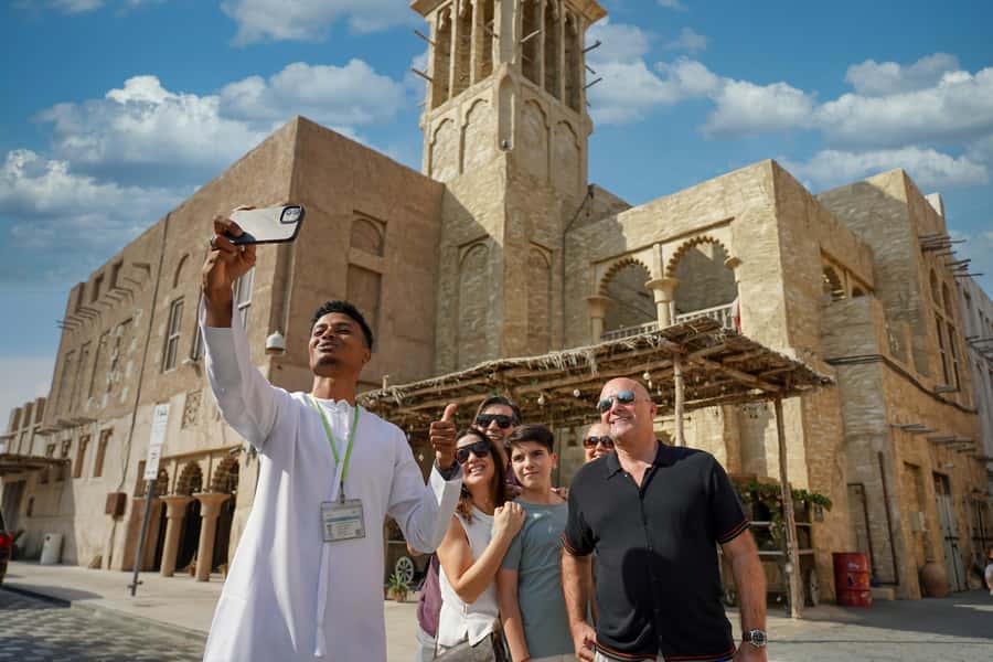 Old Dubai: Premium Guided Tour with Street Food & Abra Ride - Al Khayma Heritage Restaurant: your warm welcome, then you walk