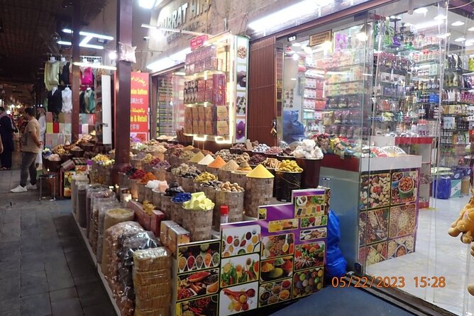 Old Dubai Walking Tour with Local/souks, boat, and local tasting. - Why this 3-hour Old Dubai route works