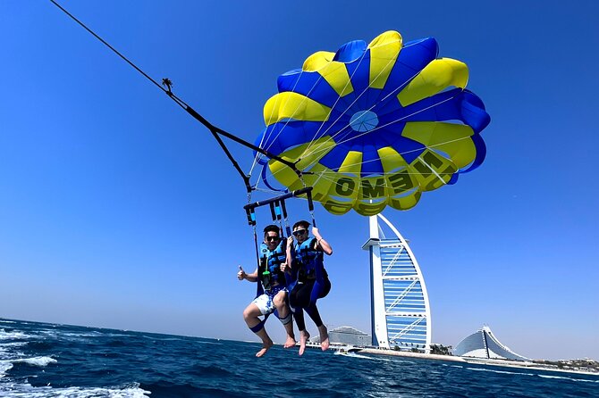 Parasailing in Dubai - Burj Al Arab View - Solo vs duo: choosing the adrenaline level and the view style