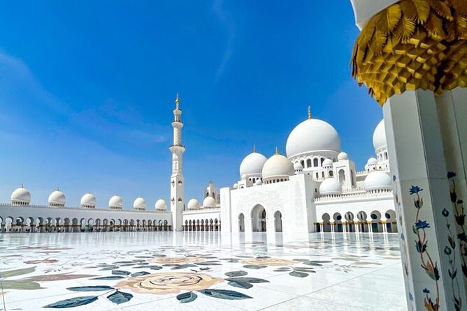 Premium Abu Dhabi Full-day City Tour in A 4x4 Private Vehicle - Lunch at a mall stop: a practical reset between sights