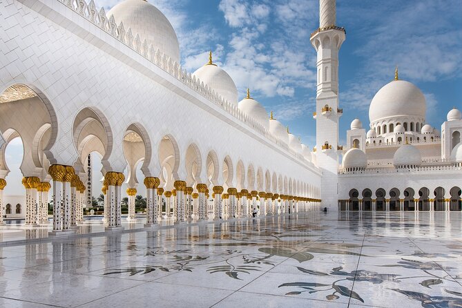 Private Abu Dhabi City Tour From Dubai - Yas Island and Ferrari World: photo stops that help you place the area