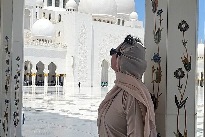 Private Abu Dhabi City Tour with Pick up from Dubai or Abu Dhabi - Ferrari World Yas Island: Photo Stop Only, So Make It Count