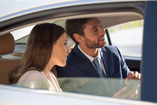Private Airport Transfer From or To Dubai Airport - Communication and On-Time Pickup: What Works, What to Watch