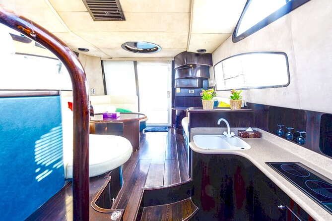Private Charter Yacht: Dubai Marina, Atlantis And Burj al Arab - Stop-by-stop: what each part of the route feels like