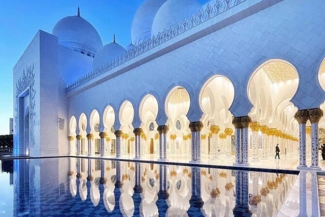 Private Full Day Tour Abu Dhabi City, Grand Mosque & Palace - Al Qibab Art Gallery and Museum: a quick cultural stop that doesn’t feel rushed