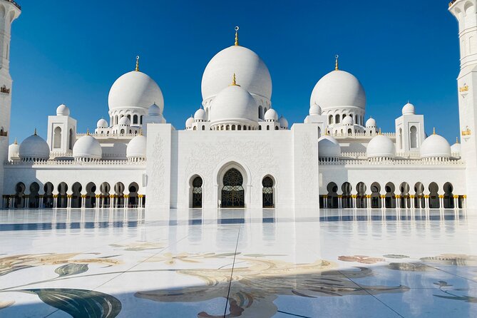 Private Full-Day Tour in Abu Dhabi - Madinat Zayed Shopping Center: quick retail time with air-conditioning
