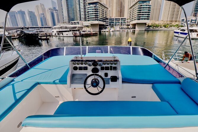 Private Luxury Yacht cruise around Atlantis and Dubai Marina - Food, Drinks, and Music: What to Bring (and What Not To)