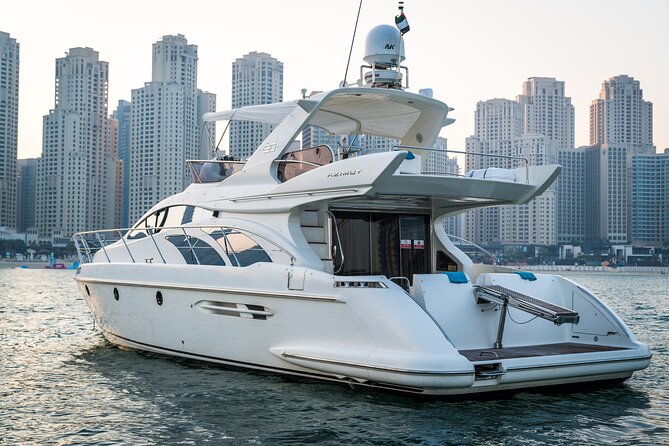 Private Luxury Yacht Cruise for up to 20 people - Palm Jumeirah and Atlantis: why the tip location matters