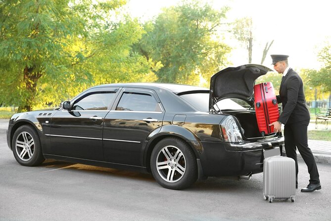 Private One-way Airport Transfer Dubai Airport DXB To Dubai - Vehicle Comfort, Air-Conditioning, and the Sedan vs Van Reality