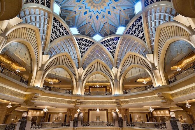 Private Sightseeing Tour in Abu Dhabi - Emirates Palace and the Etihad Towers photo moment