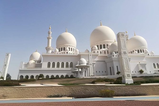 Private Tour : Abu Dhabi Full Day City Tour - Ferrari World and Qasr Al Watan, Two Different Kinds of Big Ticket