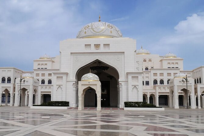Qasr Al Watan Entry Ticket in Abu Dhabi - Interactive displays and themed rooms: how to make it less passive