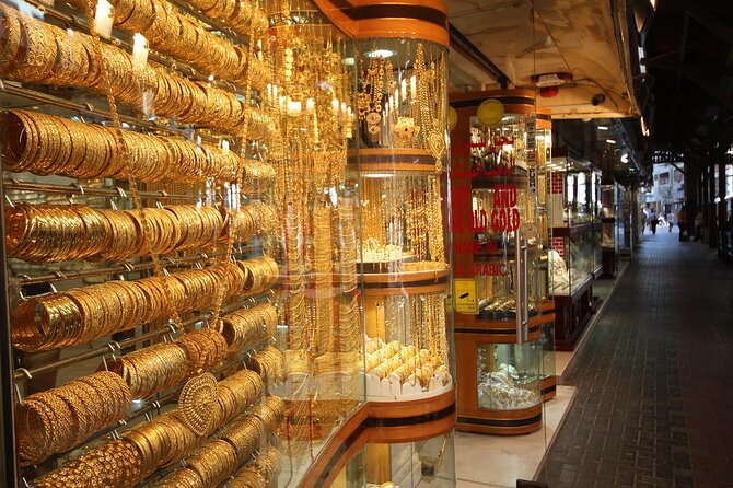 Royal Vision Walking around Old Dubai Tour with Abra, English Guide - Timing and logistics, from pick-up to a 5 to 6 hour flow